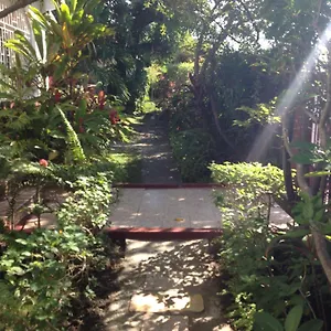 bnb-airport.comcaribbean.com/