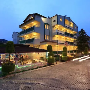 Amaris Apartahotel